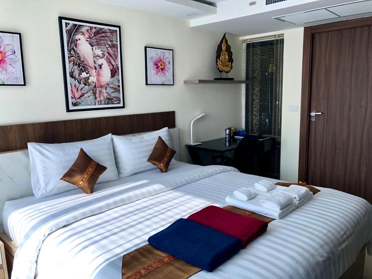 Luxury Business Suits In Grand Avenue By Pattaya City Estates Exterior foto