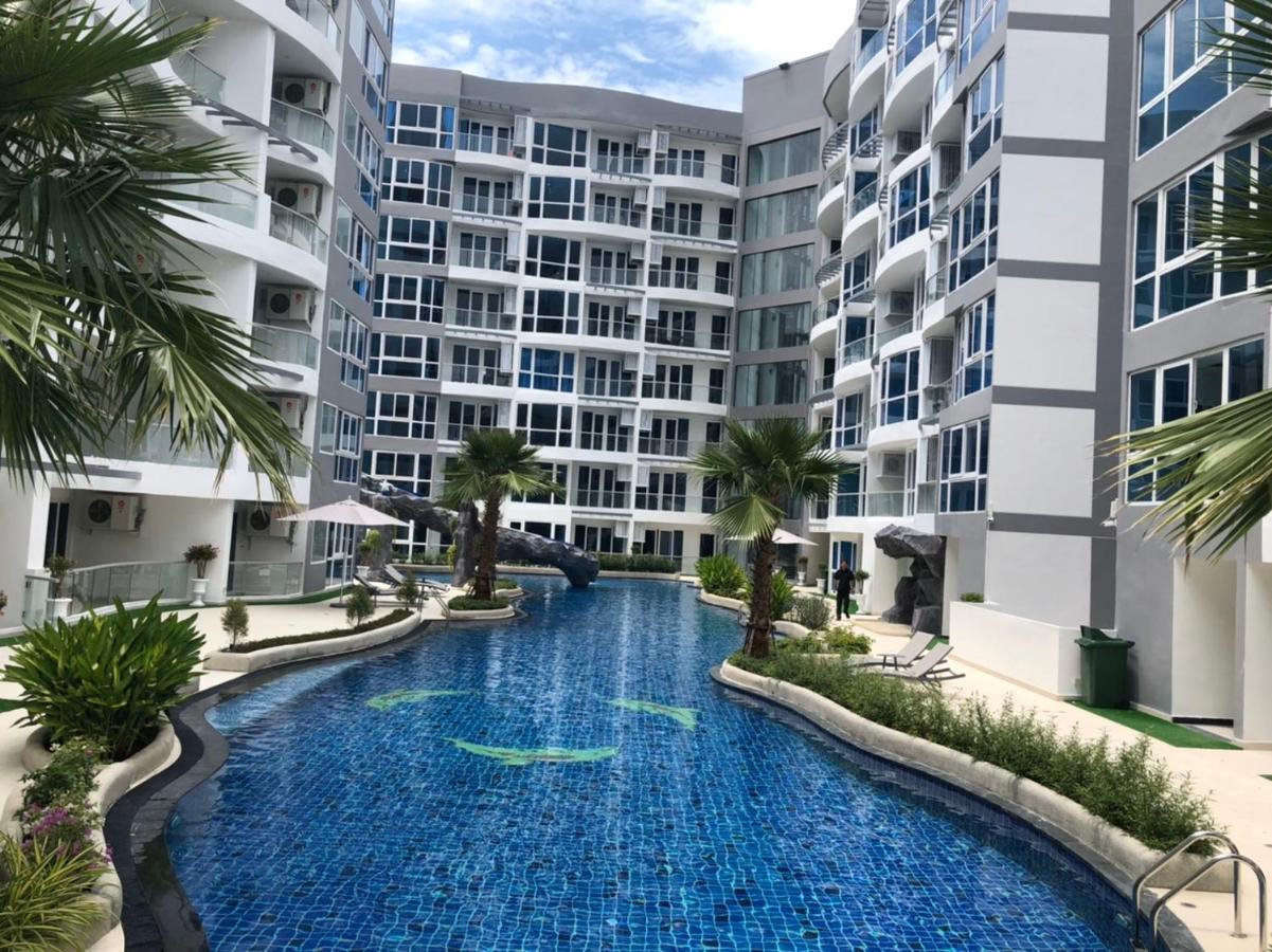 Luxury Business Suits In Grand Avenue By Pattaya City Estates Exterior foto