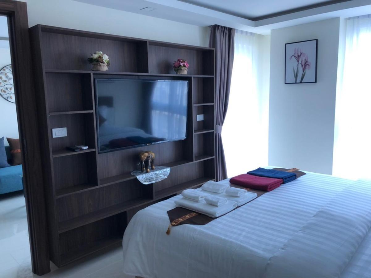Luxury Business Suits In Grand Avenue By Pattaya City Estates Exterior foto